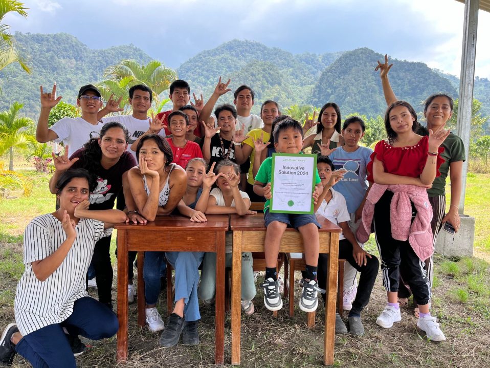 escuela de lengua de señas peruana